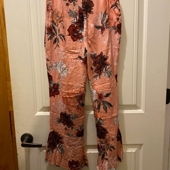 BB Dakota Isabelle Ruffle Hem Pants- NWT - Picture 11 of 11